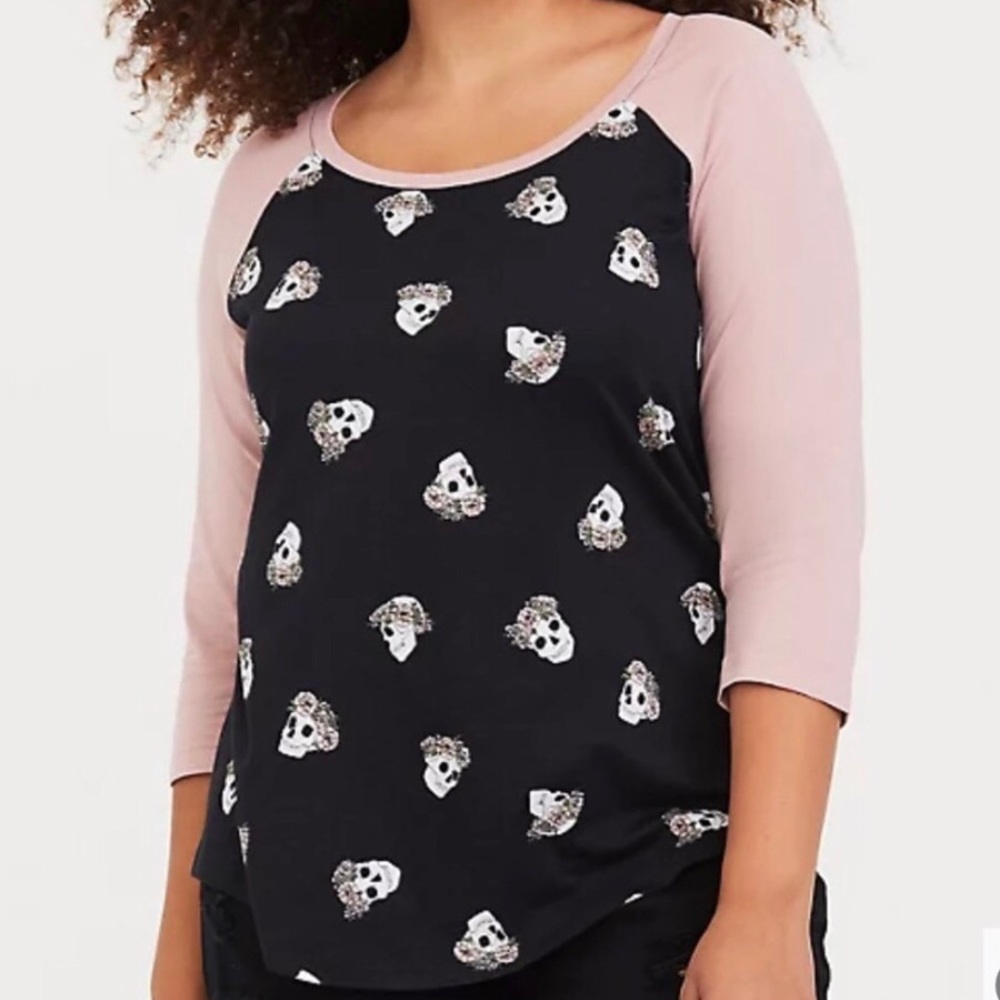 Torrid skull with flowers shirt with pink sleeves